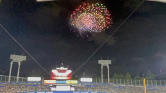 初めて野球観戦に行きました